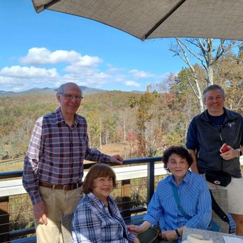 Roo Mountain Vineyards - Amazing views from the terrace! Perfect for celebrating with family! - Wineries Near Me - Ellijay, Georgia Roo Mountain Vineyards - Amazing views from the terrace! Perfect for celebrating with family! - Wineries Near Me - Ellijay, Georgia