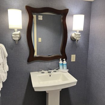 Disneyland Hotel - 1/2 bathroom - Hotels Near Me - Anaheim, California