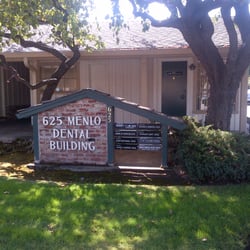 Richard S Durando, DDS - Entrance to the office