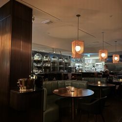 Alobar Yorkville - Interior