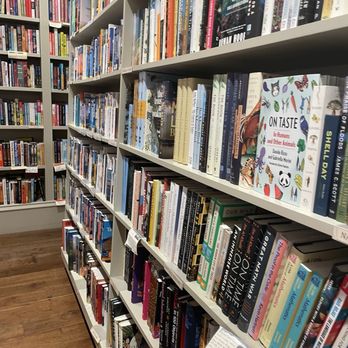 DIESEL, A Bookstore - Bookstores Near Me - Santa Monica, California
