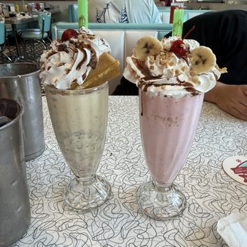 Sunliner Diner - Banana Split Shake & Peanut Butter Cup Shake - Diners Near Me - Pigeon Forge, Tennessee