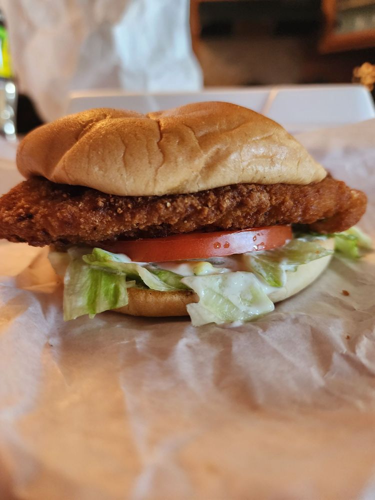 Little Bros Burgers, St. Clair Shores Roadtrippers