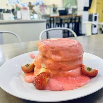 Motto Tea Cafe - Strawberry pancake - Desserts Near Me - Pasadena, California Motto Tea Cafe - Strawberry pancake - Desserts Near Me - Pasadena, California