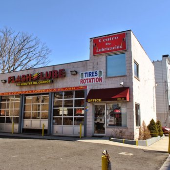 Flash Lube - Flash Lube LLC during the winter time. Come by and check us out now! - Oil Change Stations Near Me - Jersey City, New Jersey