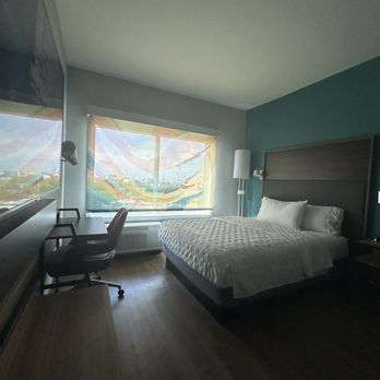 Tru by Hilton Miami West Brickell - Hotels Near Me - Miami, Florida