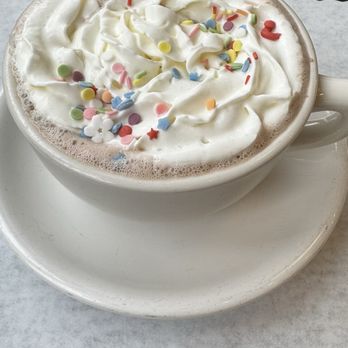 Mel's Drive-In - Hot Chocolate w/ Whip Cream - Diners Near Me - Sherman Oaks, California