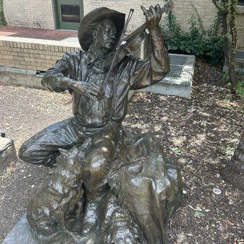 Briscoe Western Art Museum - Their statue garden-open to the public! - Art Museums Near Me - San Antonio, Texas