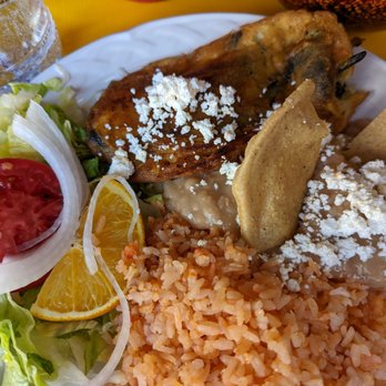 Fonda Lolita - Chille relleno - Mexican Near Me - Guanajuato, GUA Fonda Lolita - Chille relleno - Mexican Near Me - Guanajuato, GUA