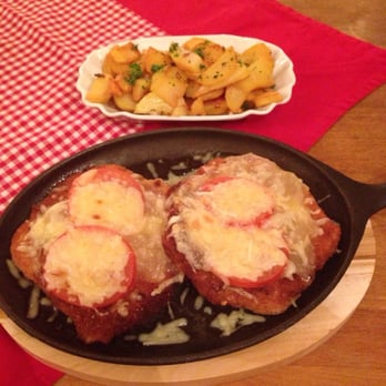 Apfelwein Müller - Hessen Schnitzel mit Bratkartoffeln - German Near Me - Eschborn, HE Apfelwein Müller - Hessen Schnitzel mit Bratkartoffeln - German Near Me - Eschborn, HE