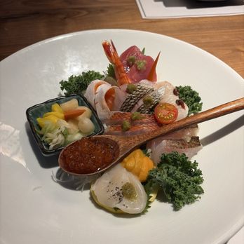 Noma - Chirashi - Sushi Bars Near Me - Santa Monica, California