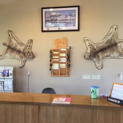 Red Bear Inn - Front desk