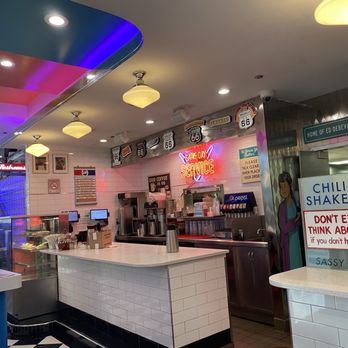 Ed Debevic's - Breakfast & Brunch Near Me - Chicago, Illinois