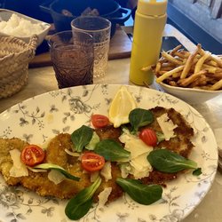Escalope de veau with crispy fries