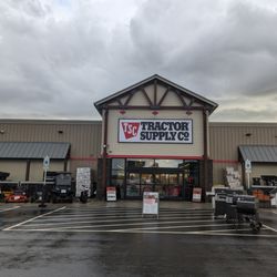 Tractor Supply - Storefront