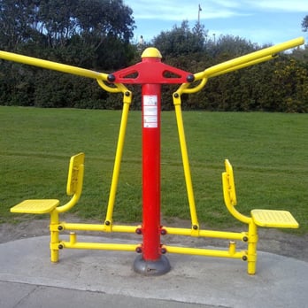 Clontarf Promenade - Exercise equipment - Parks Near Me - Dublin, D