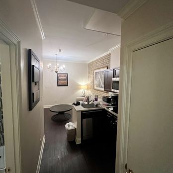 Quarter House Resort - Hotels Near Me - New Orleans, Louisiana Quarter House Resort - Hotels Near Me - New Orleans, Louisiana