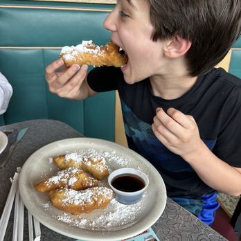 Arcade Restaurant - Beignets (4) - Diners Near Me - Memphis, Tennessee Arcade Restaurant - Beignets (4) - Diners Near Me - Memphis, Tennessee