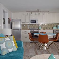 Edgartown Commons - Kitchen