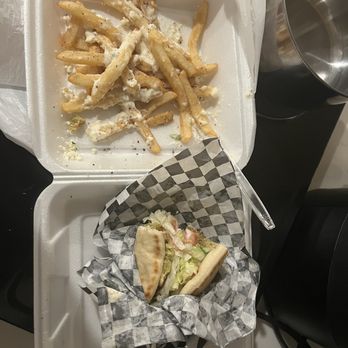 MoMo's Kebab - Falafel Sandwich Garlic Greek Fries - Food Trucks Near Me - Seattle, Washington MoMo's Kebab - Falafel Sandwich Garlic Greek Fries - Food Trucks Near Me - Seattle, Washington
