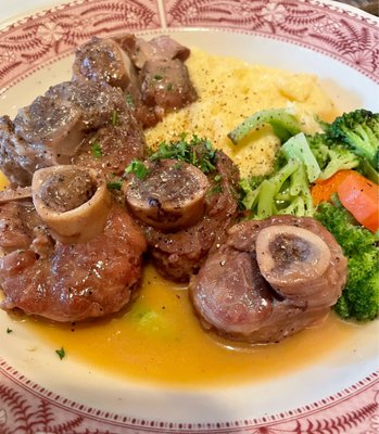 Amici's by null