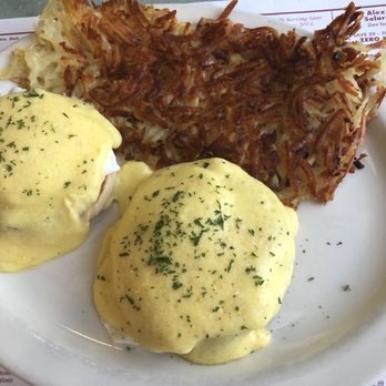 Doe Doe's Diner - The Eggs Benedict is very good, and I love the crispiness of the hash-browns! - Breakfast & Brunch Near Me - Saint Petersburg, Florida