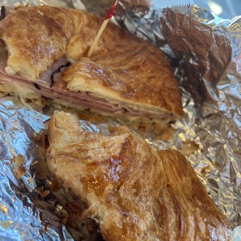 C'est Si Bon Bakery - Amazing - Bakeries Near Me - Newport Beach, California C'est Si Bon Bakery - Amazing - Bakeries Near Me - Newport Beach, California