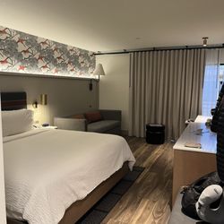 Holiday Inn Missoula Downtown - Hotel room