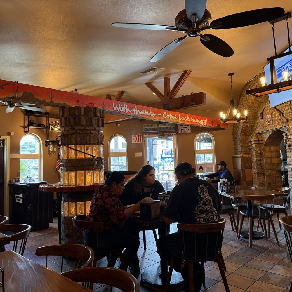 Cornerstone BBQ - Roomy , western vibe. - Barbeque Near Me - Beaumont, California