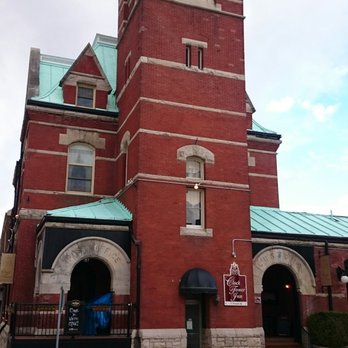 Clock Tower Inn Pub & Bistro - outside - Bistros Near Me - Strathroy, Ontario