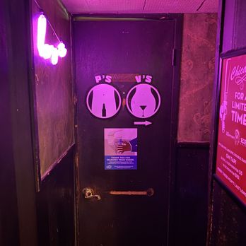 Chicago's - The restroom signs - Pubs Near Me - Kansas City, Kansas