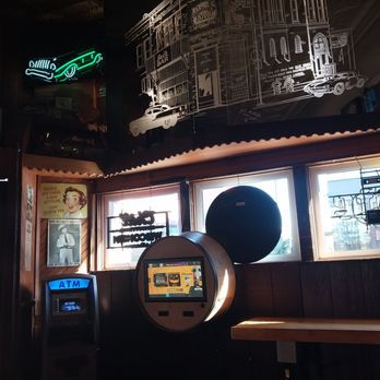 Del's Bar - Etched glass - Dive Bars Near Me - La Crosse, Wisconsin