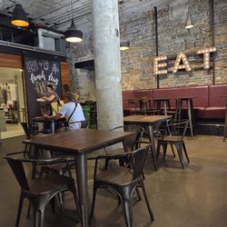 Bushel & Peck Cafe