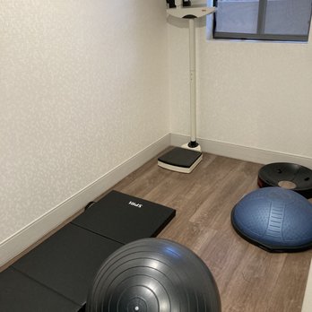 Holiday Inn Express Prescott - mat, Bosu ball, physio ball, scale - Hotels Near Me - Prescott, Arizona Holiday Inn Express Prescott - mat, Bosu ball, physio ball, scale - Hotels Near Me - Prescott, Arizona