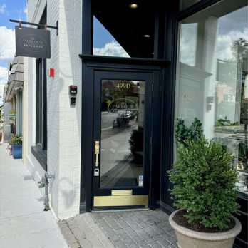 The Parlour - Front Entry - Cocktail Bars Near Me - Glen Ellyn, Illinois