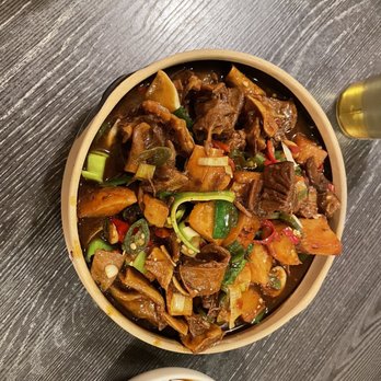 Village Kitchen - a bowl of beef and vegetables - Chinese Near Me - San Diego, California Village Kitchen - a bowl of beef and vegetables - Chinese Near Me - San Diego, California