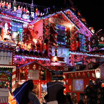 BAINBRIDGE CHRISTMAS LIGHTS - Updated February 2026 - 15