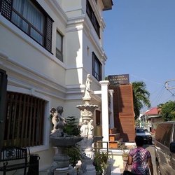Ciudad Fernandina Hotel - Out front by the street