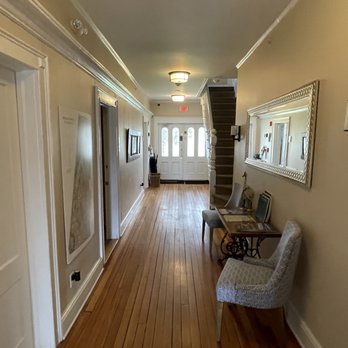The LakeHouse Inn - Bed & Breakfast Near Me - Lee, Massachusetts