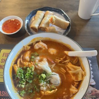 Le Shrimp Noodle Bar - The A1 order with spring roll - Noodles Near Me - Glendale, California