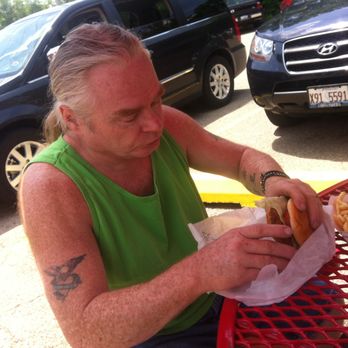 Lou's Drive-In - Burgers Near Me - Peoria, Illinois