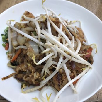 Sticky Rice - Chicken Pad Thai - Thai Near Me - New York, New York Sticky Rice - Chicken Pad Thai - Thai Near Me - New York, New York