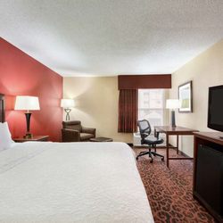 Hampton Inn Abilene - Guest room
