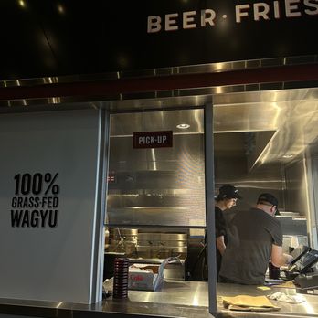 HiHo Cheeseburger | Calabasas - Pick up window - Burgers Near Me - Calabasas, California