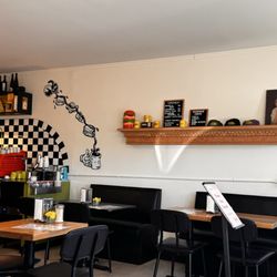 Lynny’s