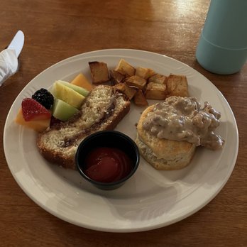 Lovett's Inn - Ask for the sausage gravy!! - Hotels Near Me - Franconia, New Hampshire Lovett's Inn - Ask for the sausage gravy!! - Hotels Near Me - Franconia, New Hampshire
