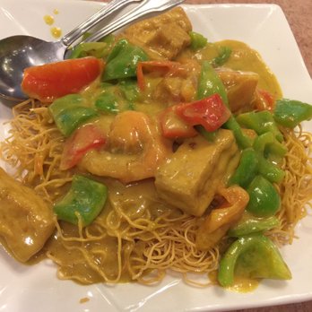 Veggie Lee - Curry pan fried noodles with tofu. Don't forget the salt & pepper to make it just right! - Vegan Near Me - Hayward, California
