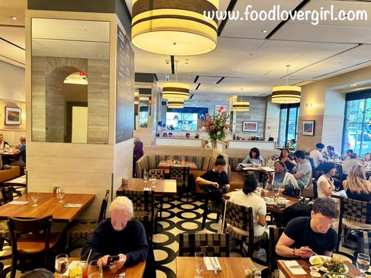 Sarabeth's Park Avenue South by null