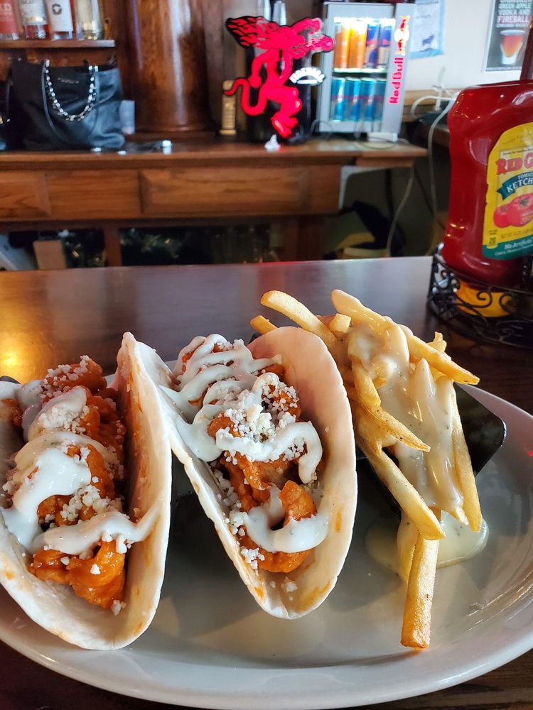 BROADWAY BAR & GRILL - 10 Photos & 28 Reviews - 1013 Broadway, Highland