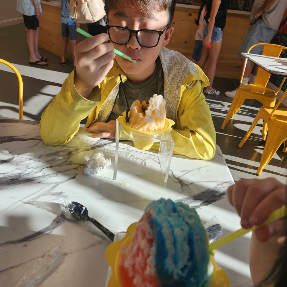 Aloha Ice - Eye of the thaiger and unicorn surprise - Shaved Ice Near Me